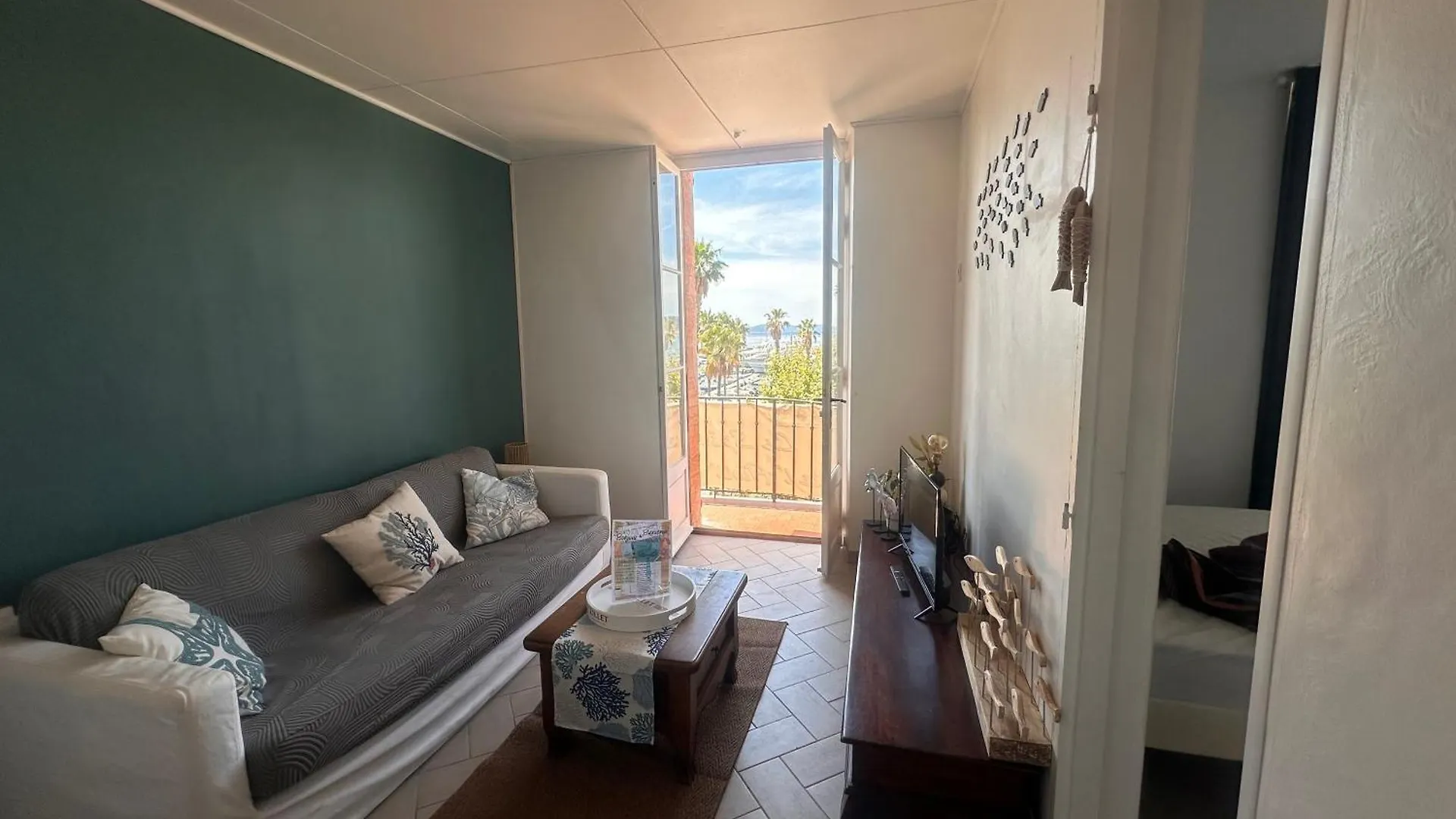 Apartment T2 Vue Mer Le Lavandou France